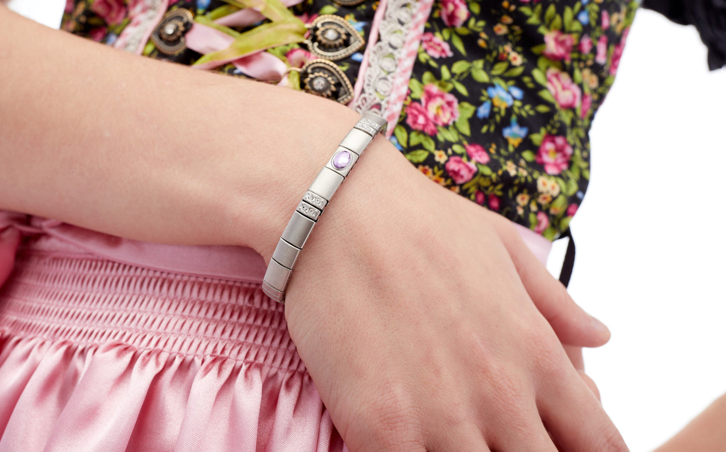 Magnetarmband mit violetten Stein
