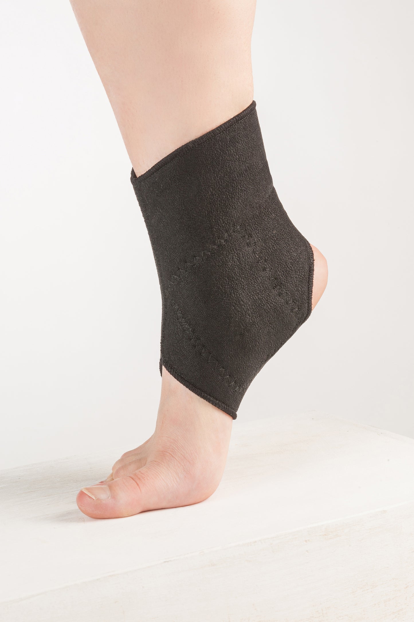 Knöchelbandage schwarz mit Magnet -Turmalin B-11