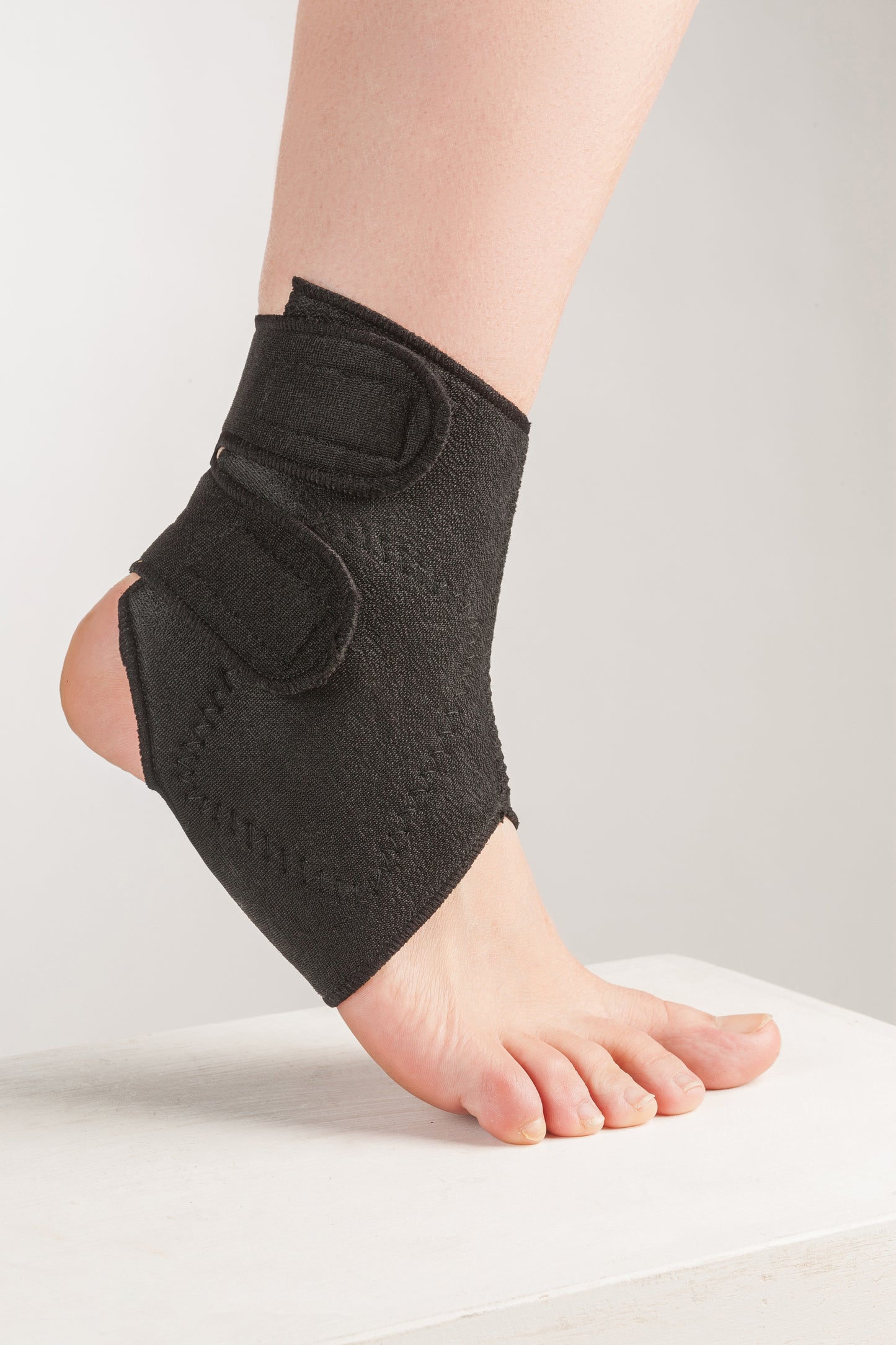 Knöchelbandage schwarz mit Magnet -Turmalin B-11