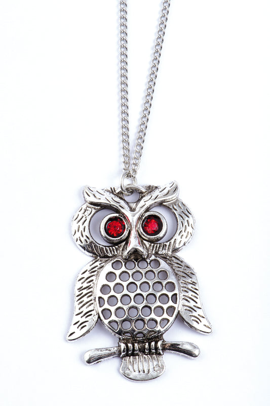 Eule mit roten Augen