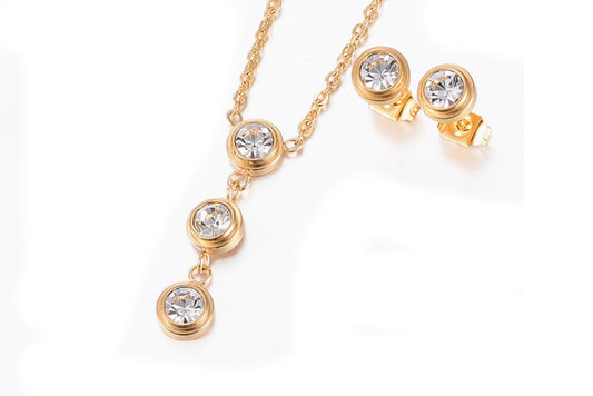 Anhänger mit Kette und Ohrstecker