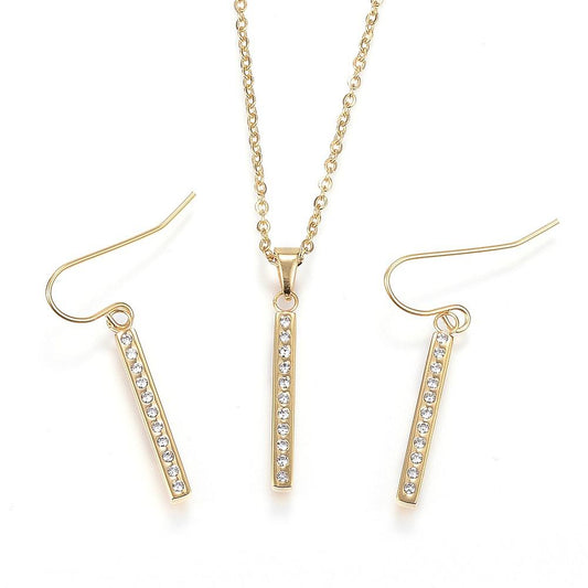 Anhänger mit Kette und Ohrgehänge