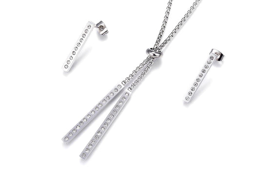 Anhänger mit Kette und Ohrstecker