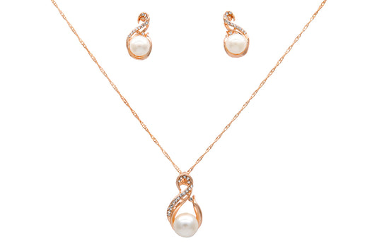 Anhänger mit Kette und Ohrstecker