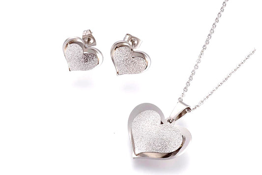 Anhänger mit Kette und Ohrstecker