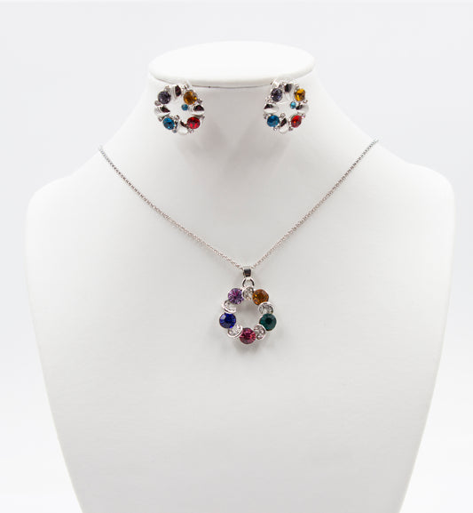 Anhänger mit Kette und Ohrstecker