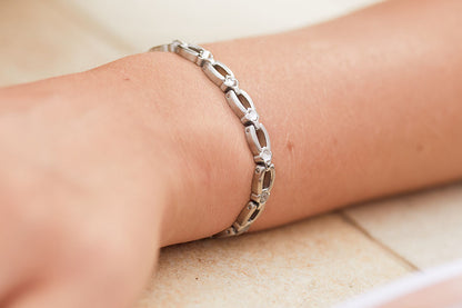 Magnetarmband mit Steinen
