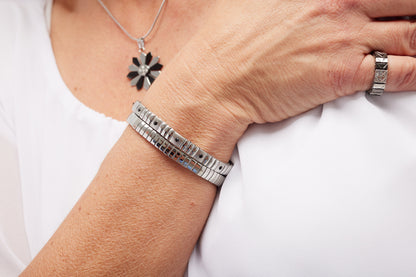 Magnetarmband Flexi schwarze Steinen